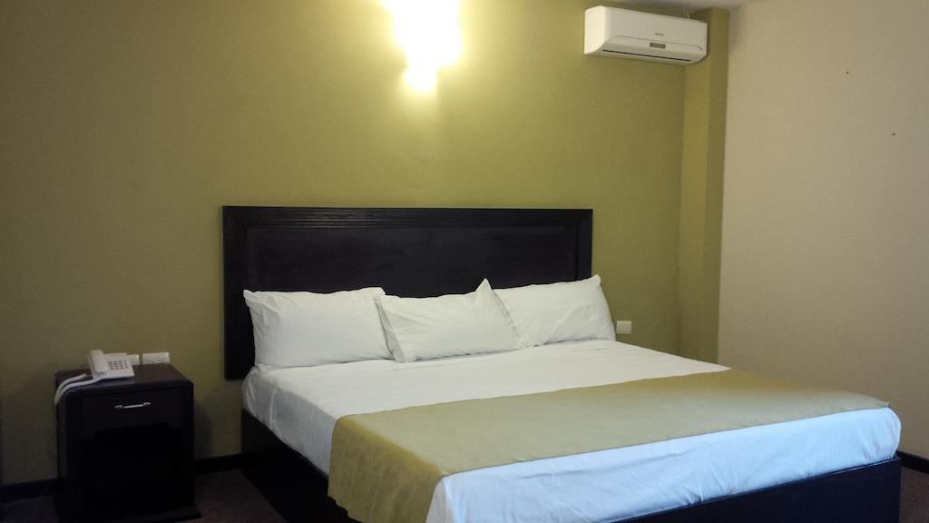 Chn Hotel Monterrey Santa Fe Quarto foto